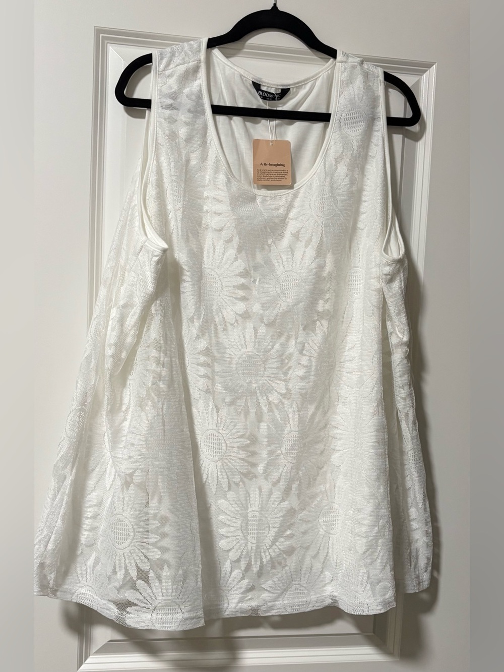 BloomChic White Floral Lace Cold-Shoulder Tank